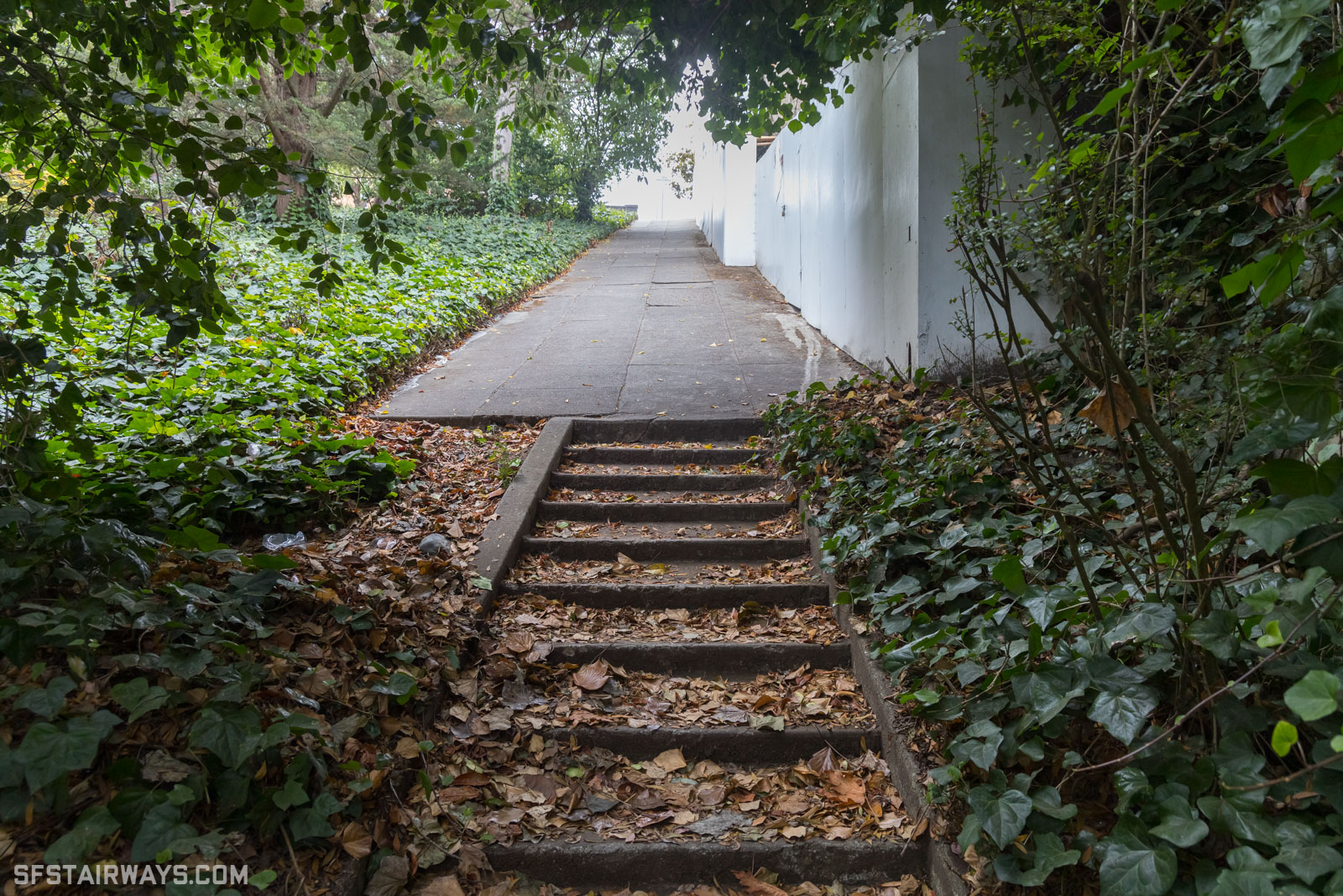 Baker Street steps steep and quiet